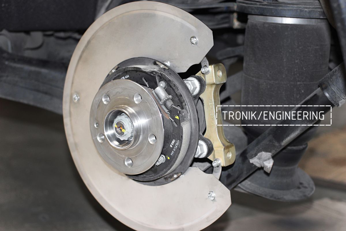 Mercedes-Benz W447 Brakes Set. Image 6