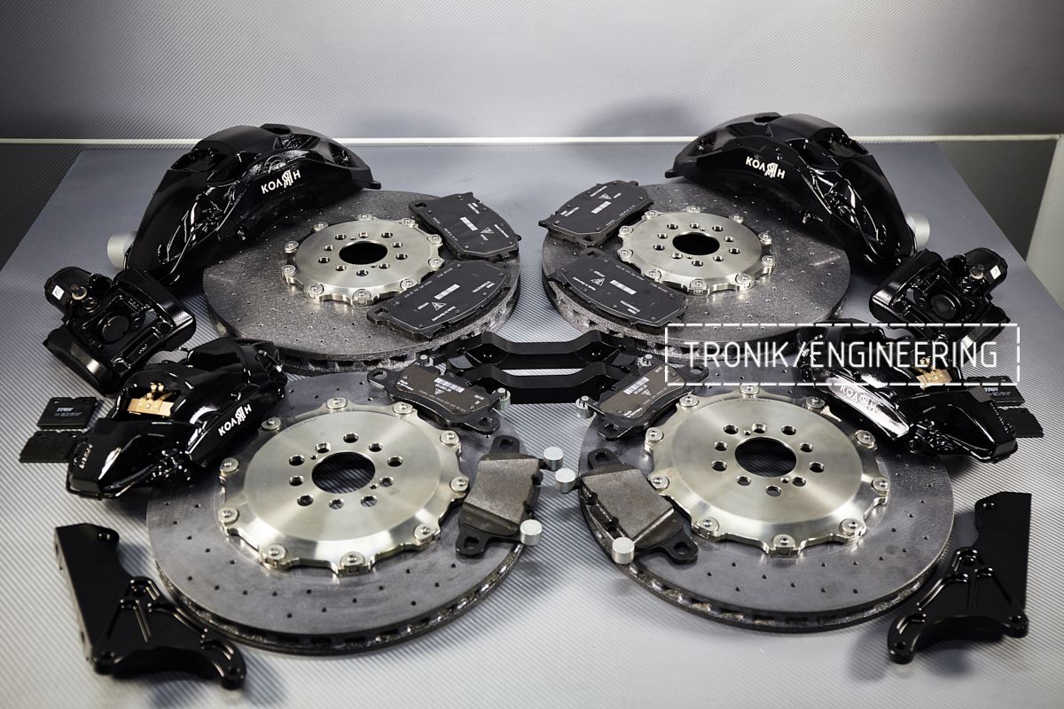 Carbon-ceramic brake kit Rolls-Royce Cullinan. pic 1