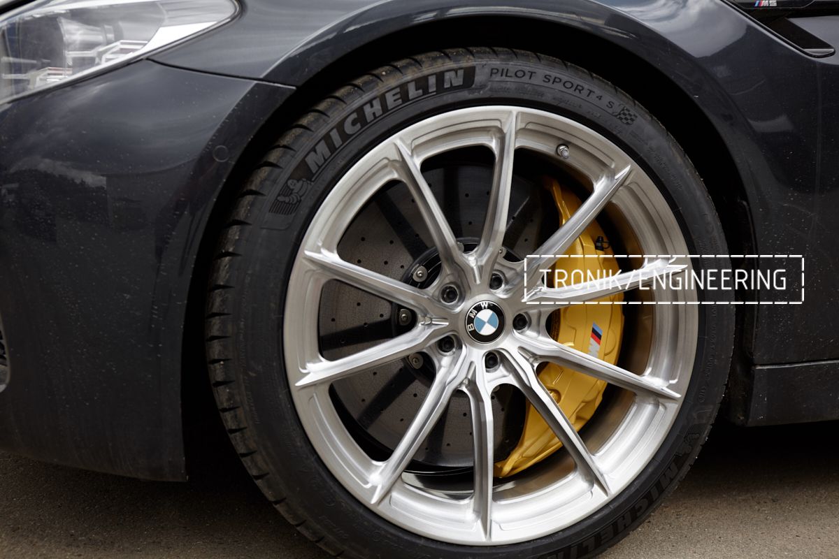 BMW M5 F90 carbon-ceramic brakes. pic 22