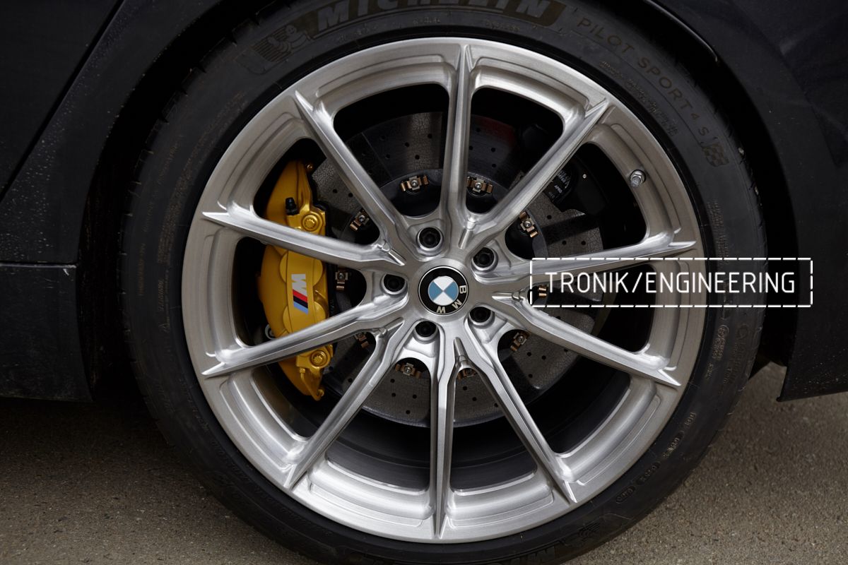 BMW M5 F90 carbon-ceramic brakes. pic 18