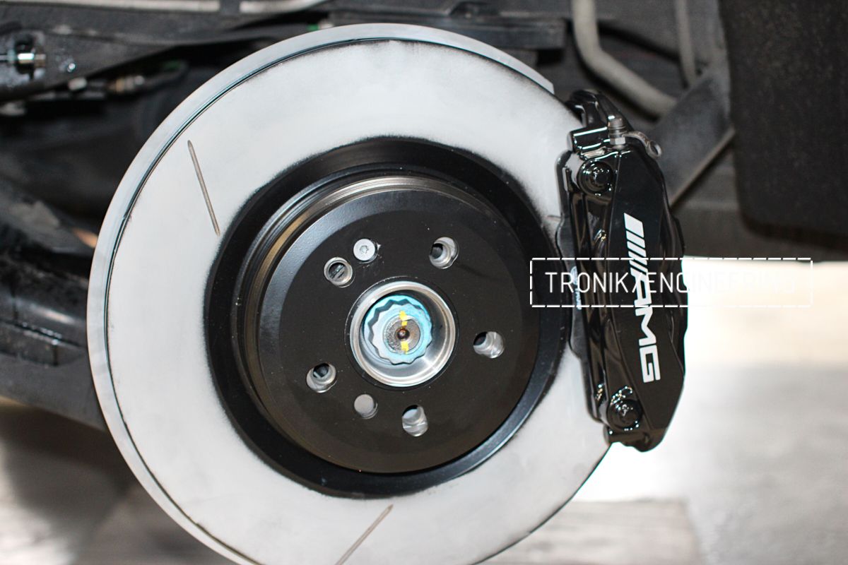 Mercedes-Benz W447 Brakes Set. Image 4