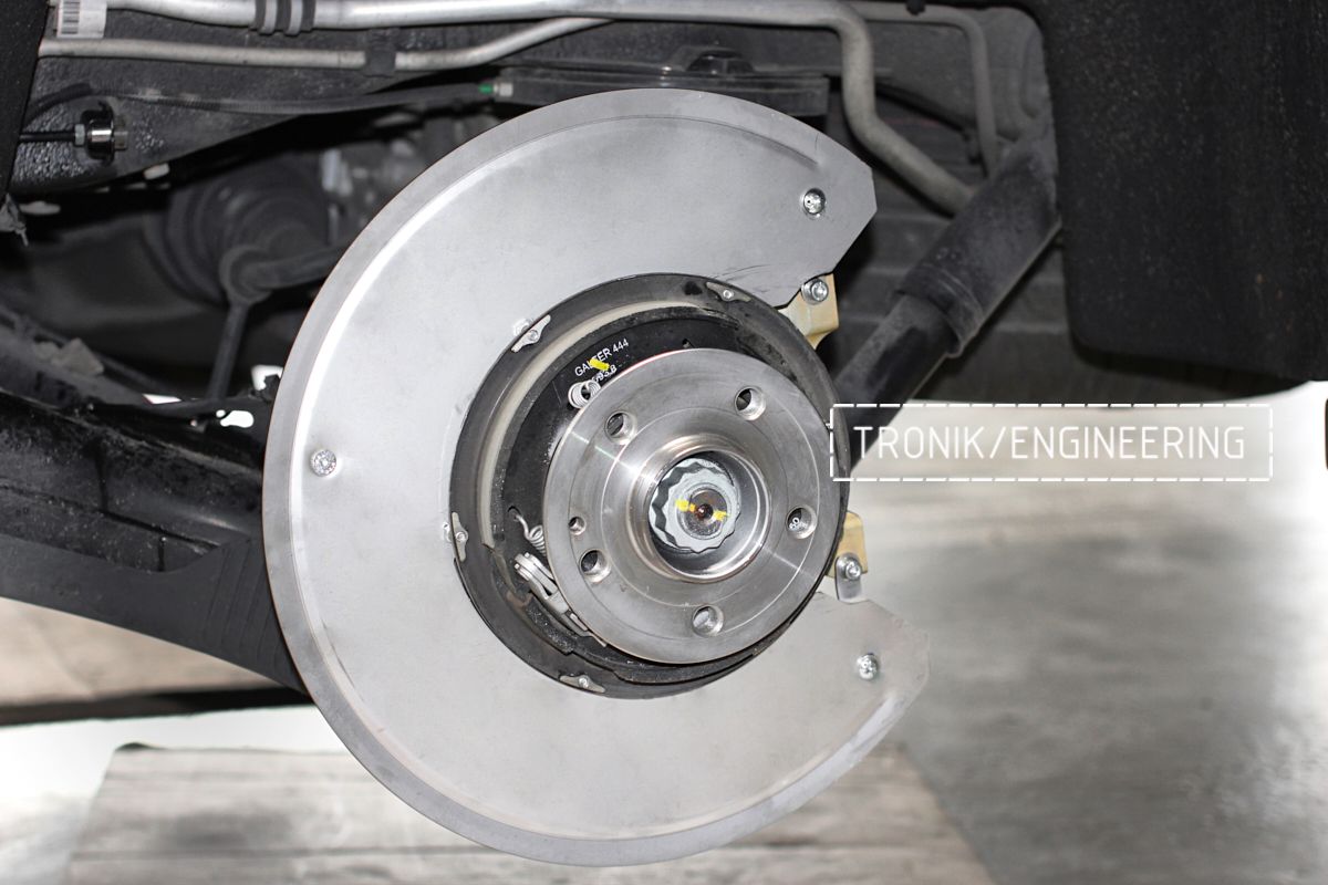 Mercedes-Benz W447 Brakes Set. Image 7