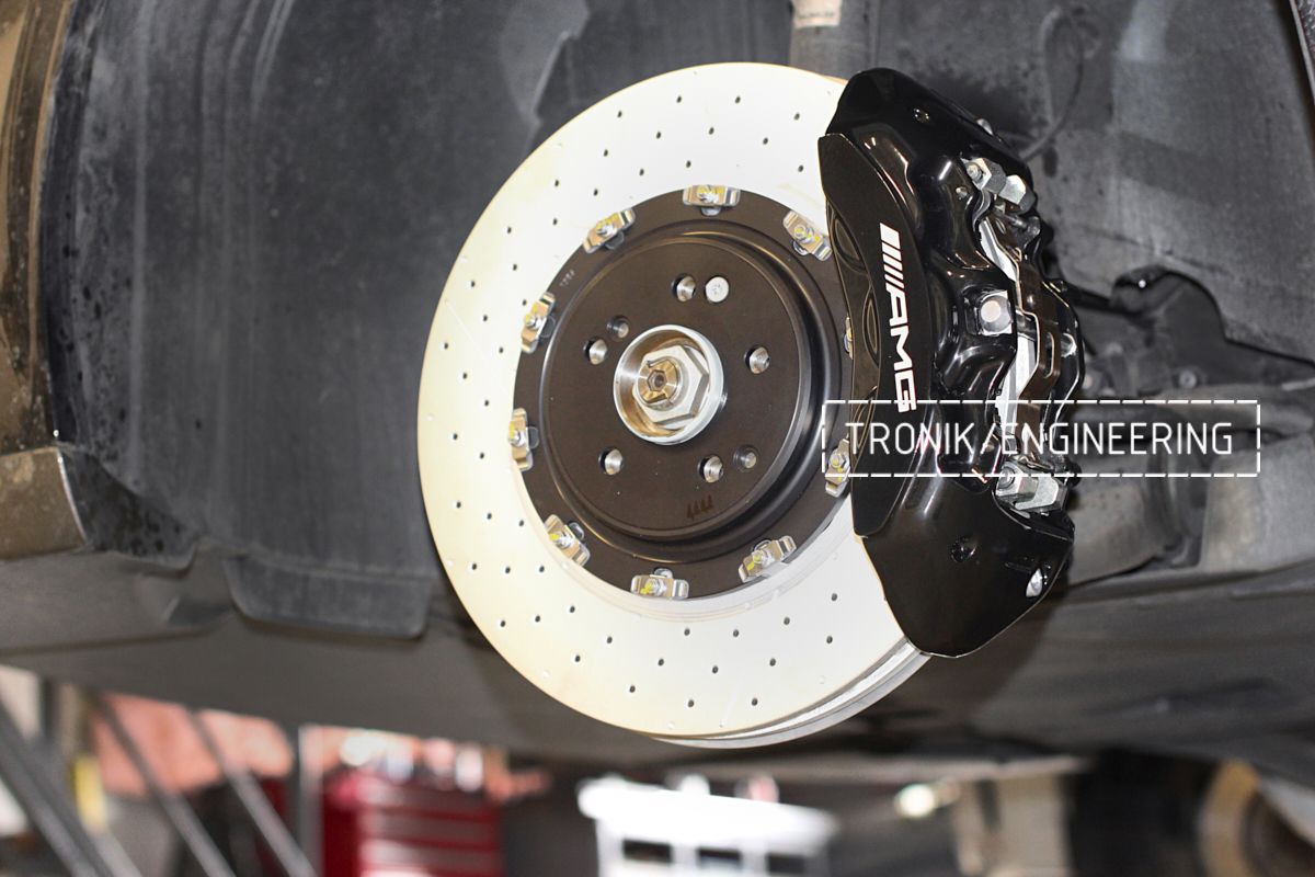 Mercedes-Benz W447 Brakes Set. Image 10