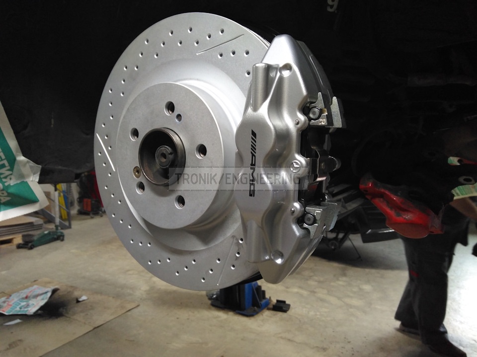 Installing Mercedes Benz C209 63 AMG brake system onto W124