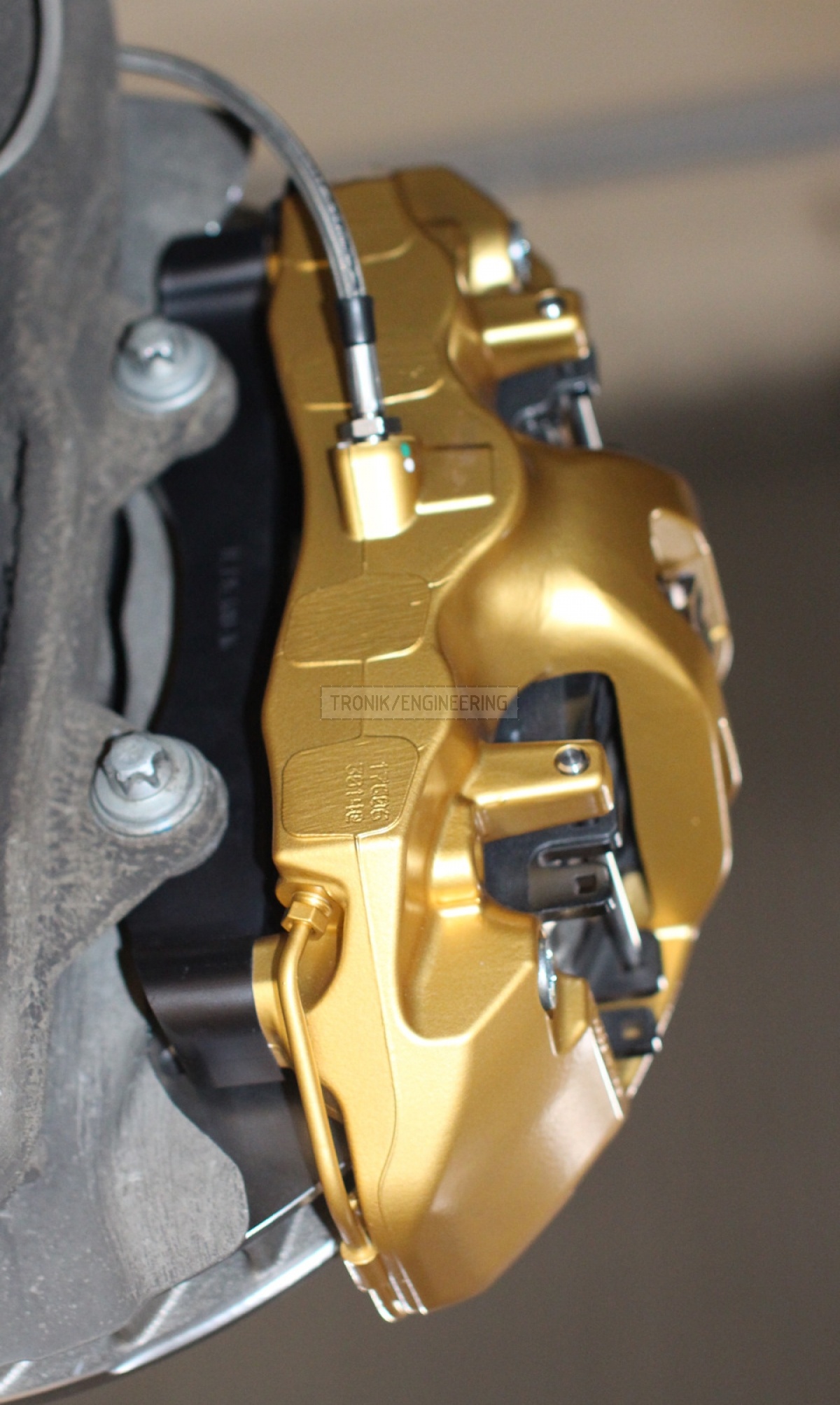 golden Brembo caliper pic2 golden Brembo caliper pic2