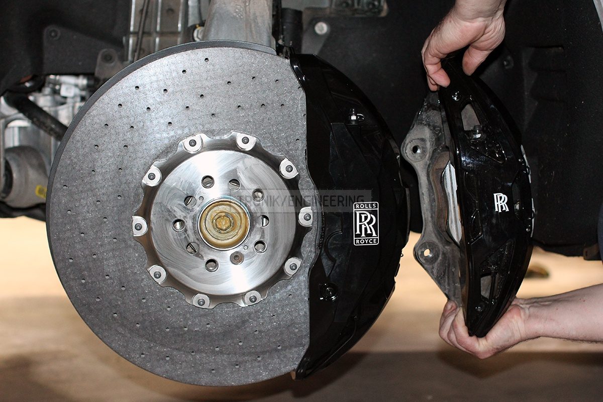 comparing original & carbonceramic caliper pic 2