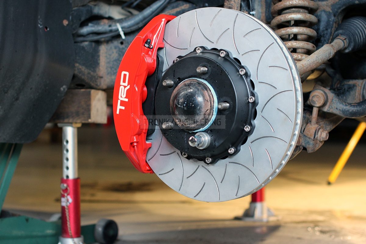 front axle brake system pic 2