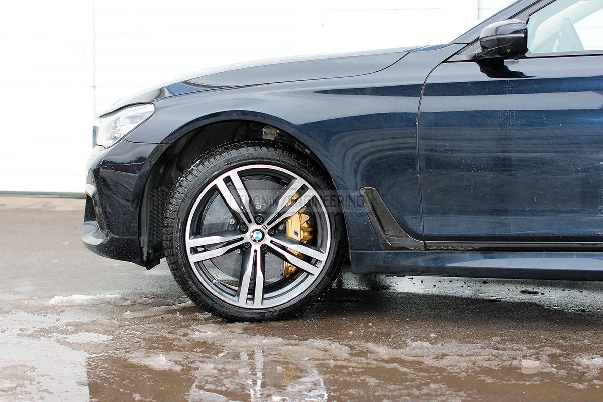 installed brake system BMW G11 pic 2