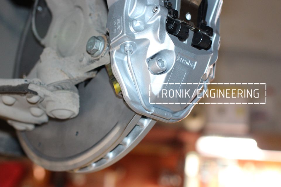 Long awaited  Mercedes-Benz V-class brakes. Pic 7