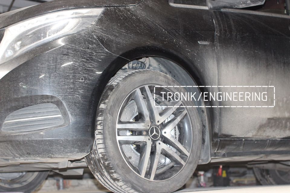 Long awaited  Mercedes-Benz V-class brakes. Pic 12