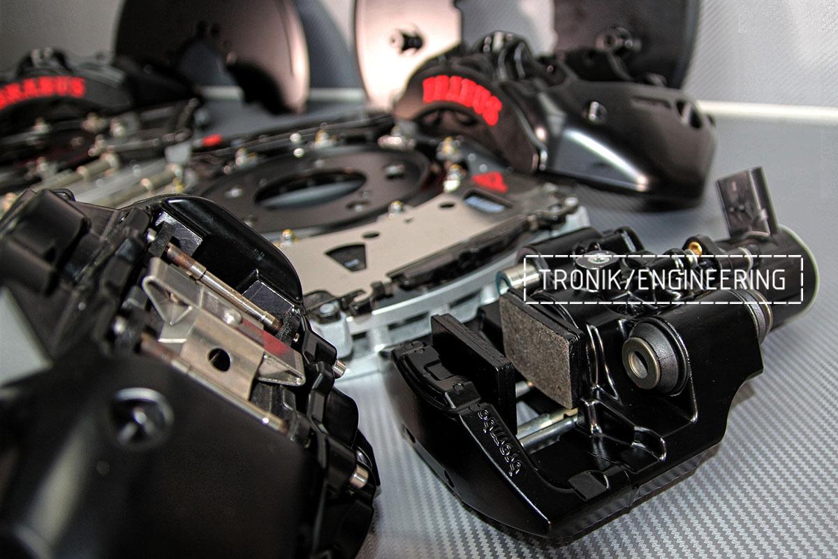 Mercedes G500 parking brake caliper. Photo 2