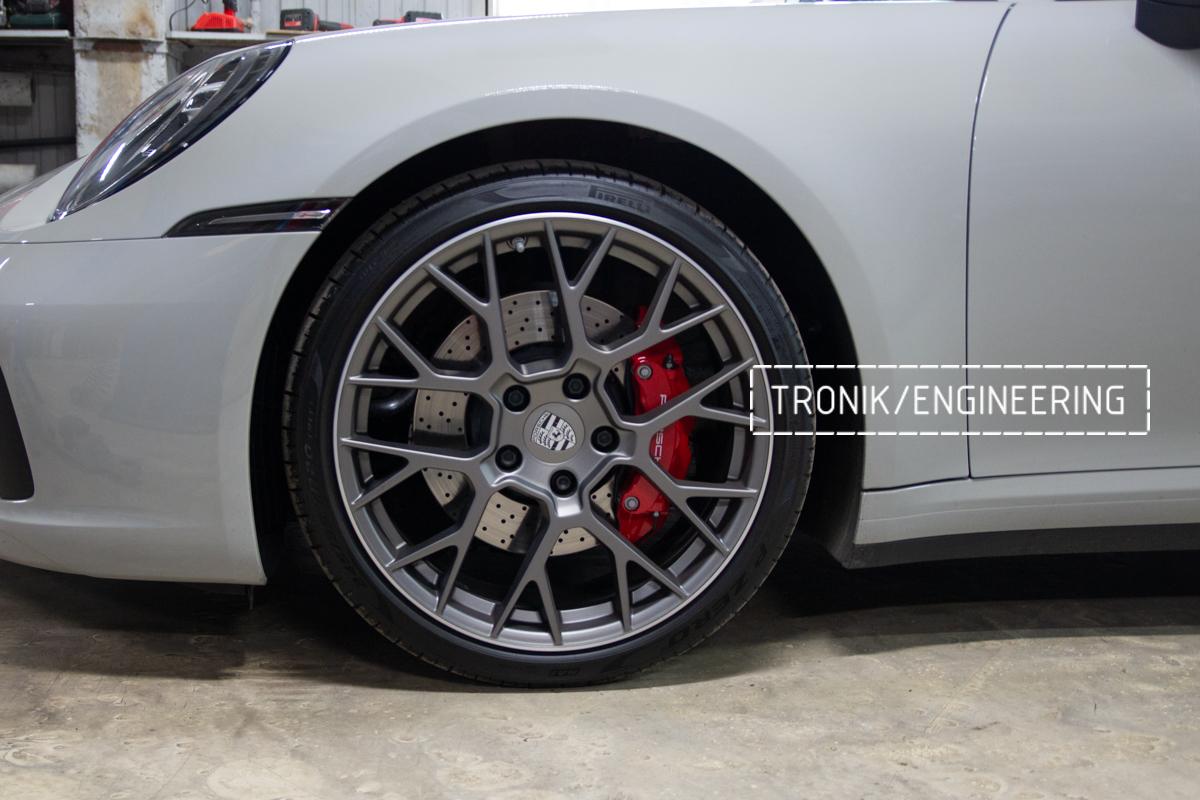 Porsche 992 Carrera Carbon-Ceramic Brake System. Pic 2
