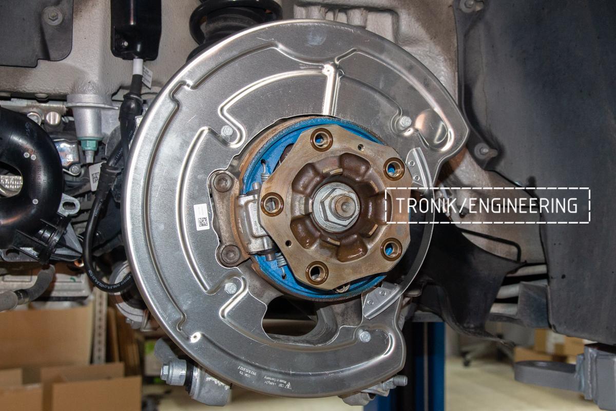 Porsche 992 Carrera Carbon-Ceramic Brake System. Pic 14
