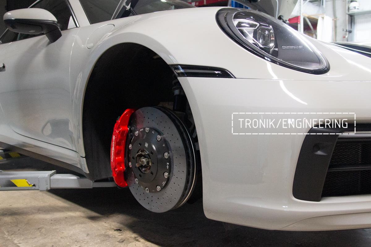 Porsche 992 Carrera Carbon-Ceramic Brake System. Pic 17