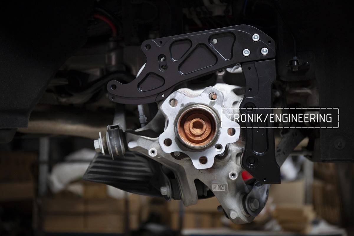 BMW G12 7-series carbon-ceramic brakes. Pic 16