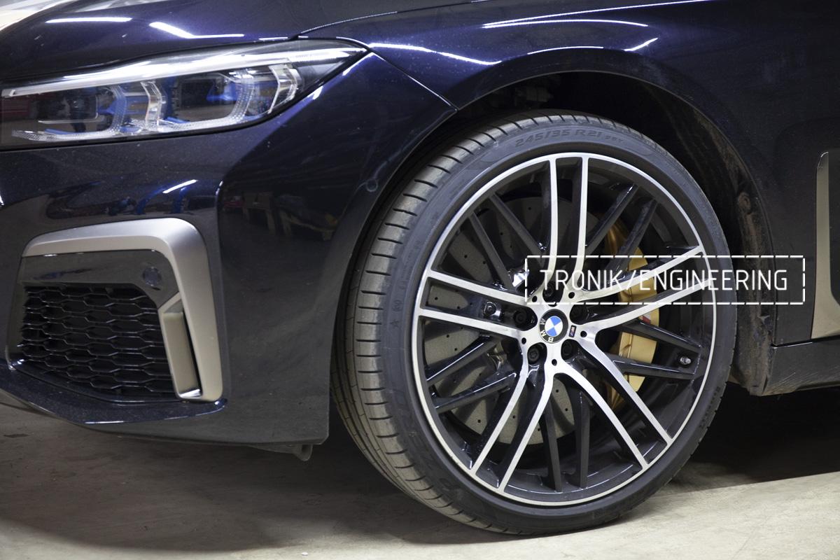 BMW G12 7-series carbon-ceramic brakes. Pic 1