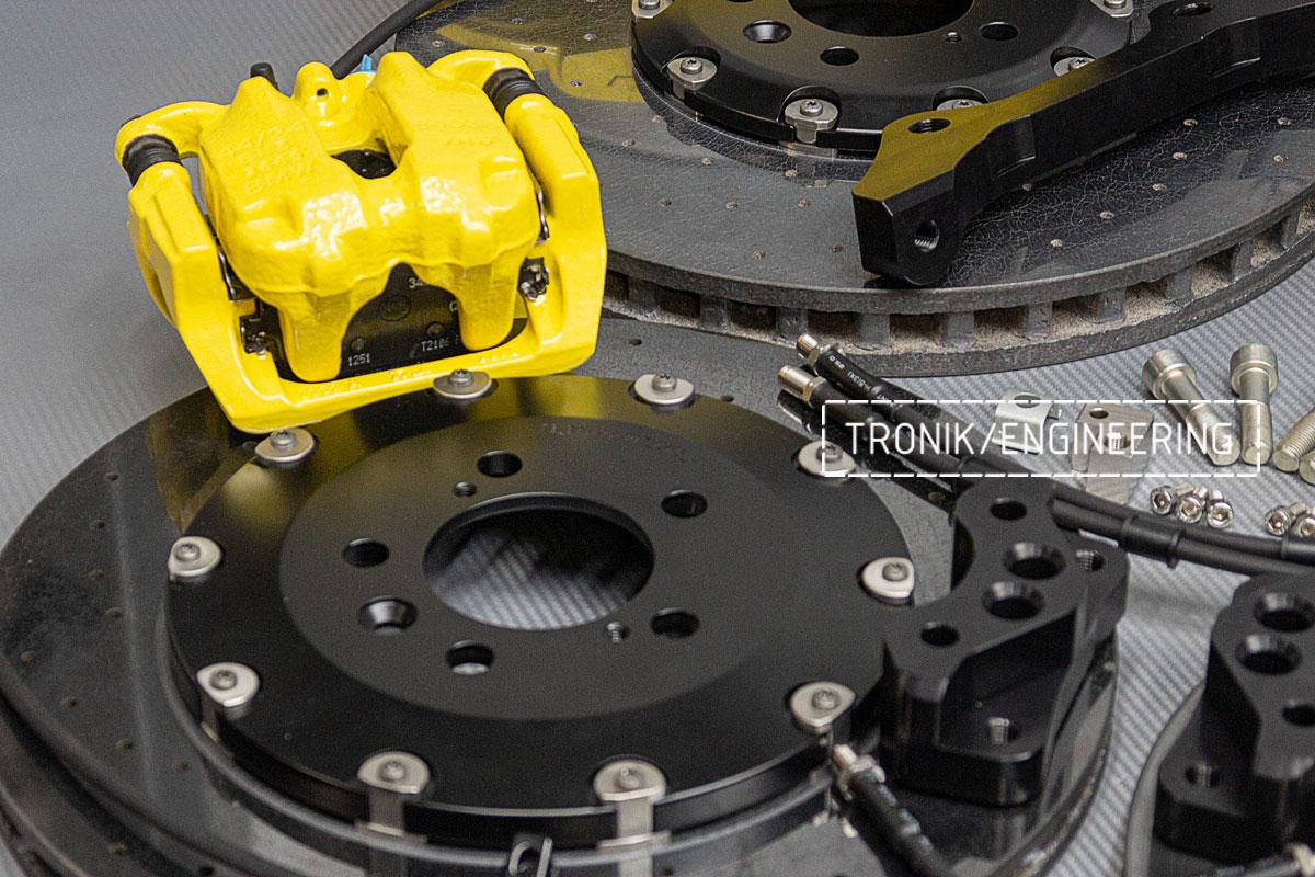 Land Rover L405 carbon-ceramic brakes. pic_9