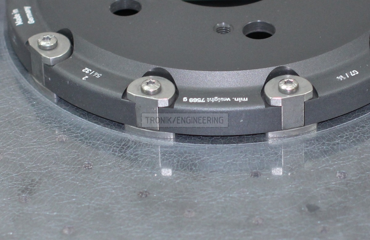 carbon ceramic brake rotor MB E212 AMG minimum weight marked on hat