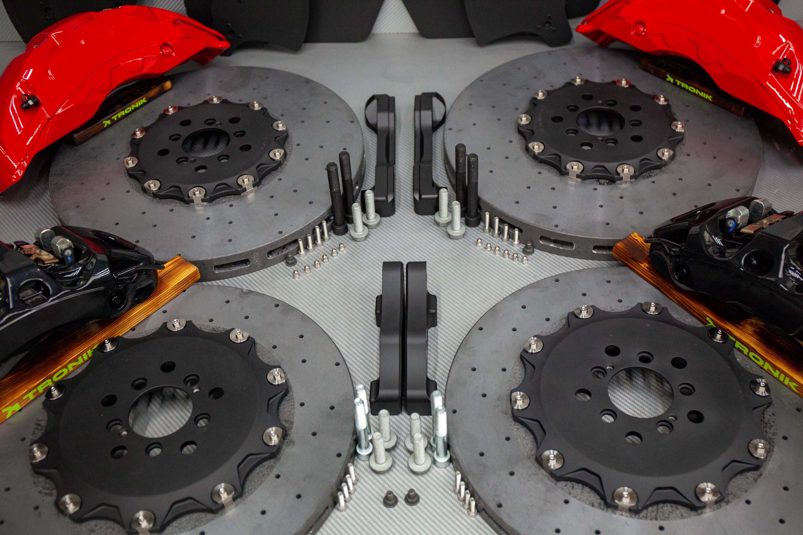 Carbon ceramic brake system kit for BMW XM G09 Label Red. Pic 6