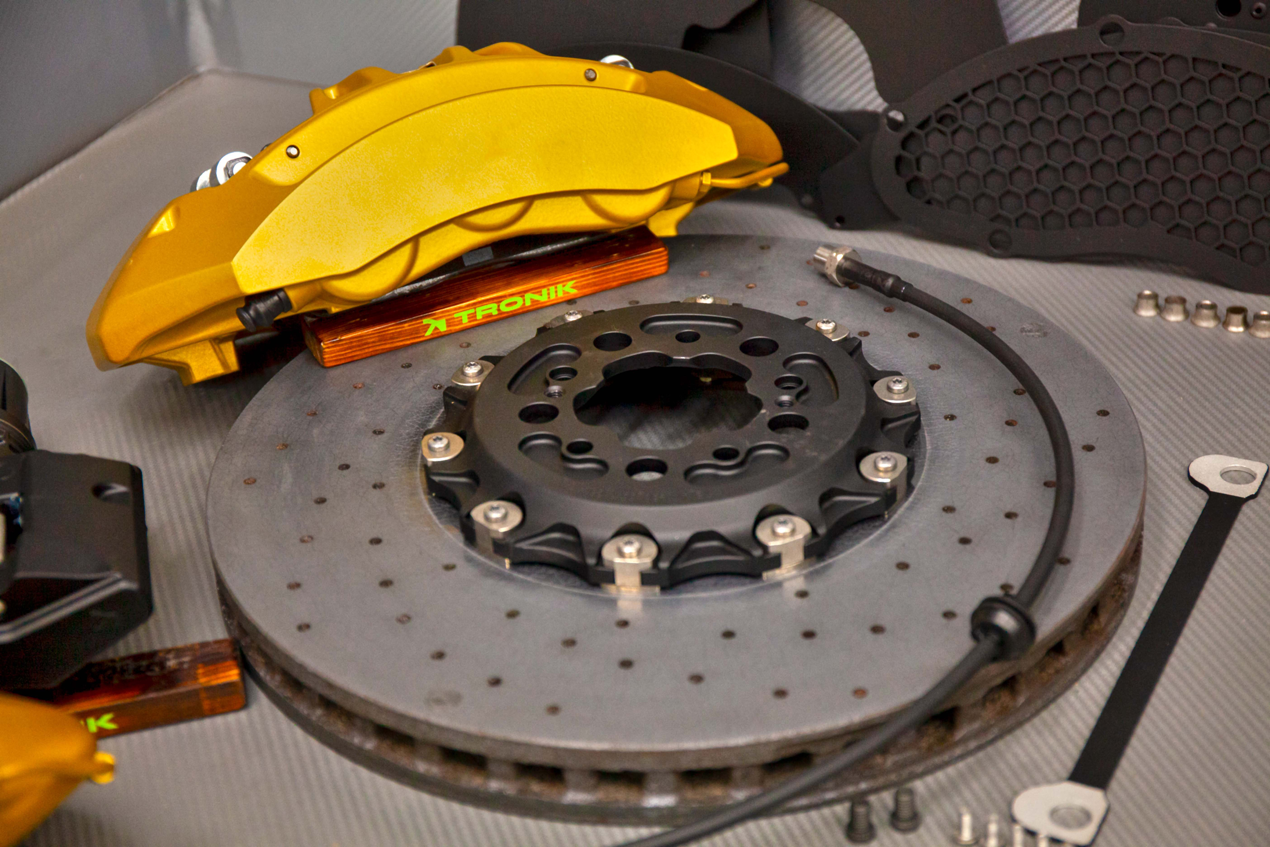 Carbon ceramic brake system kit for BMW M3 Competition (G80). Pic 3