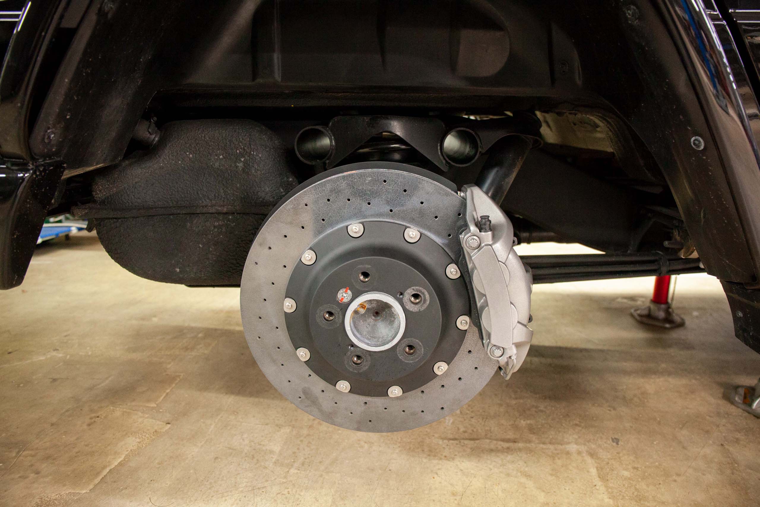 Carbon ceramic brake system for Mercedes-Benz G-class. Pic 9