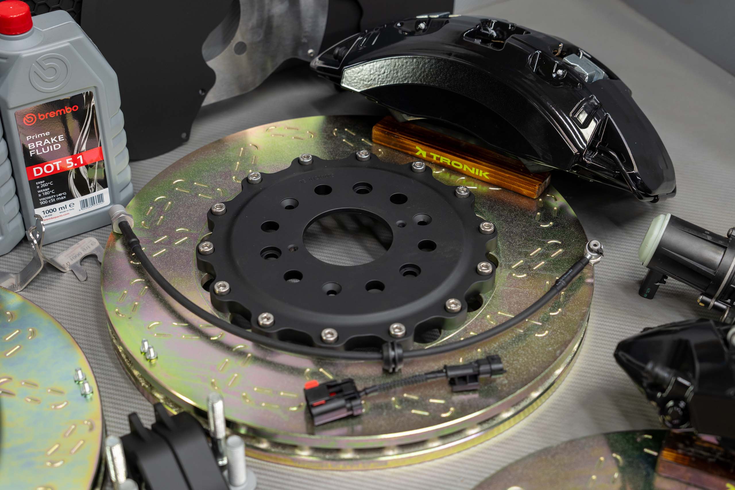 Brake system kit for GMC Denali. Pic 4