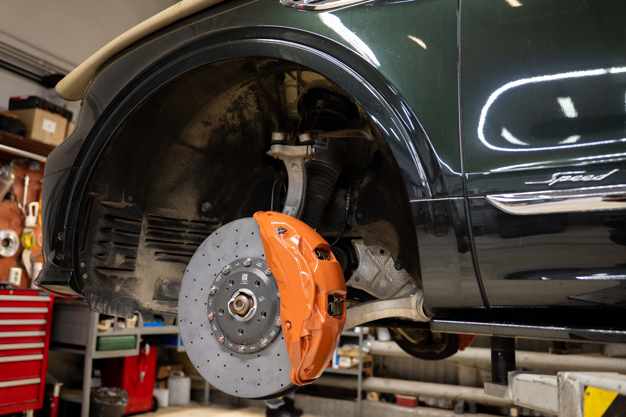 Carbon ceramic brake system for Bentley Bentayga. Pic 9