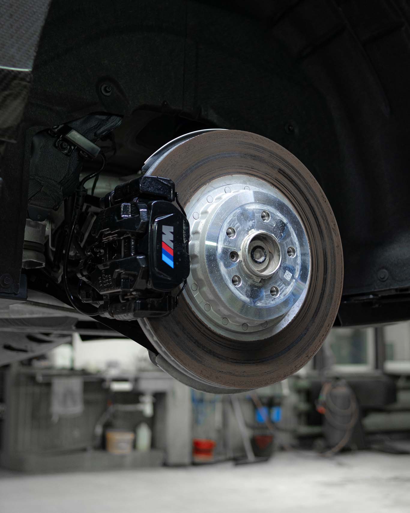OEM brake system BMW XM (G09). Pic 3