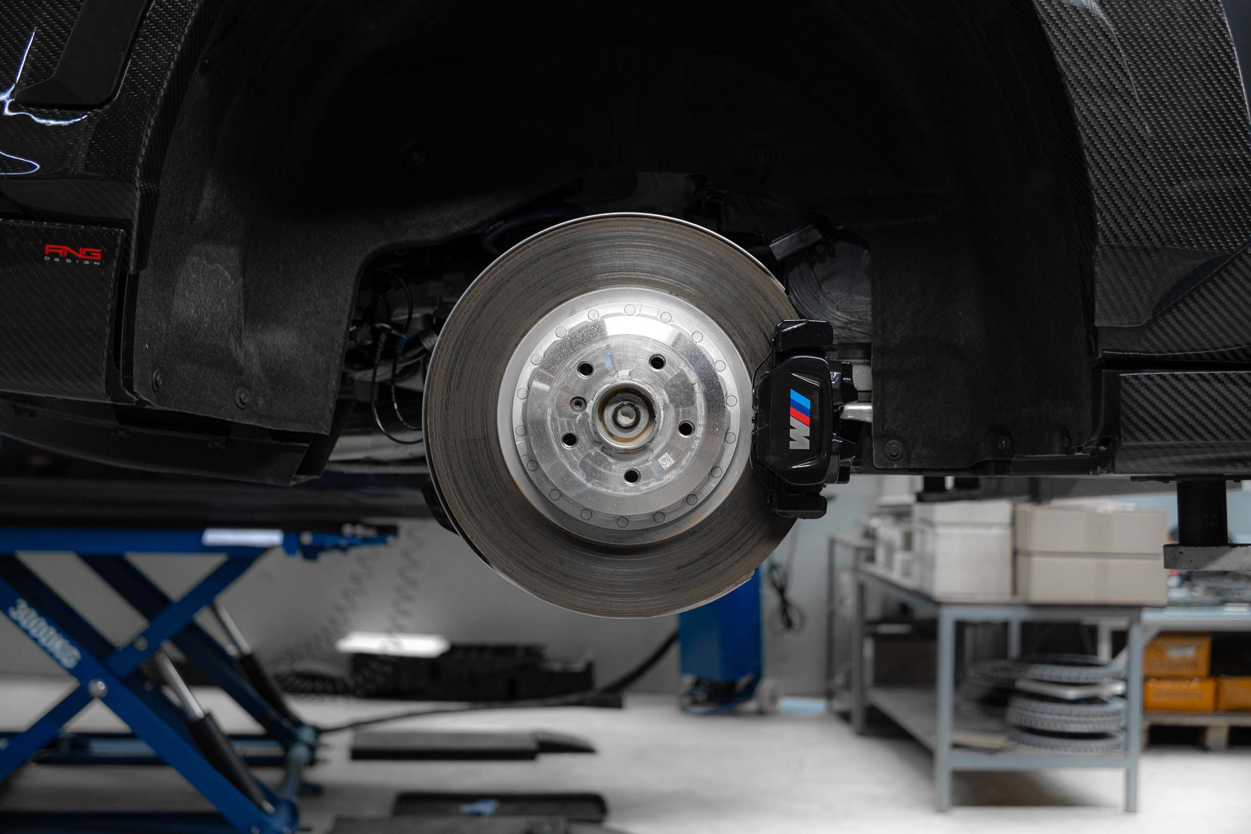 OEM brake system BMW XM (G09). Pic 4