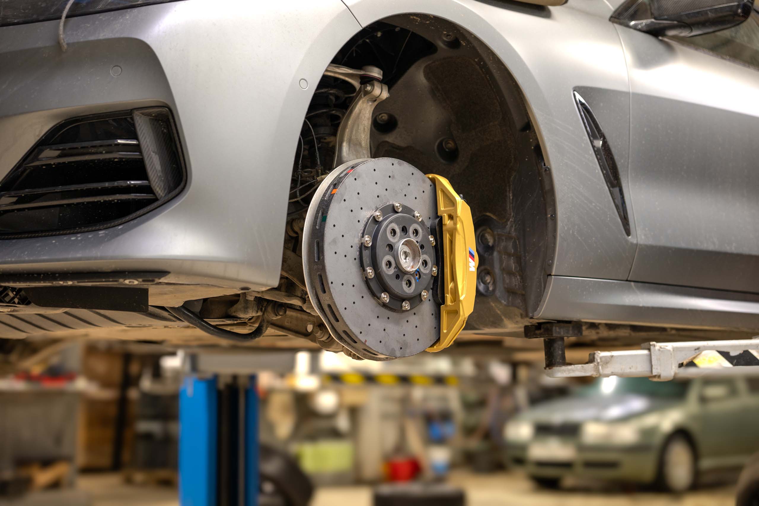 Carbon ceramic brake system for BMW M850i. Pic 3