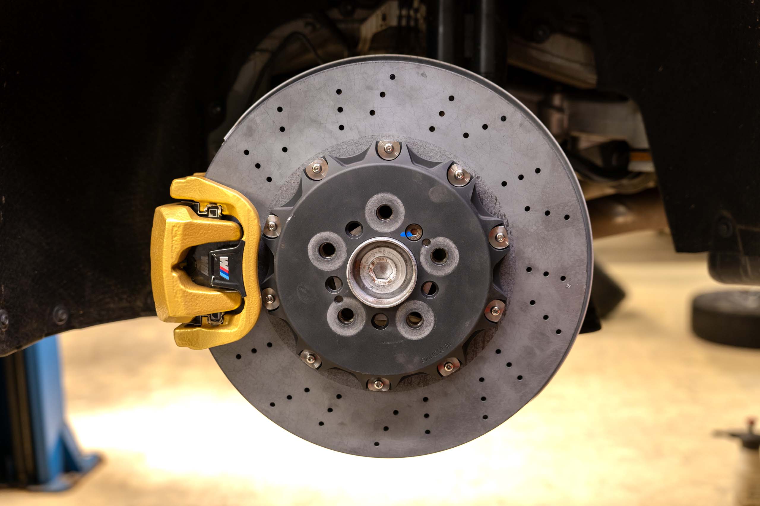 Carbon ceramic brake system for BMW M850i. Pic 5