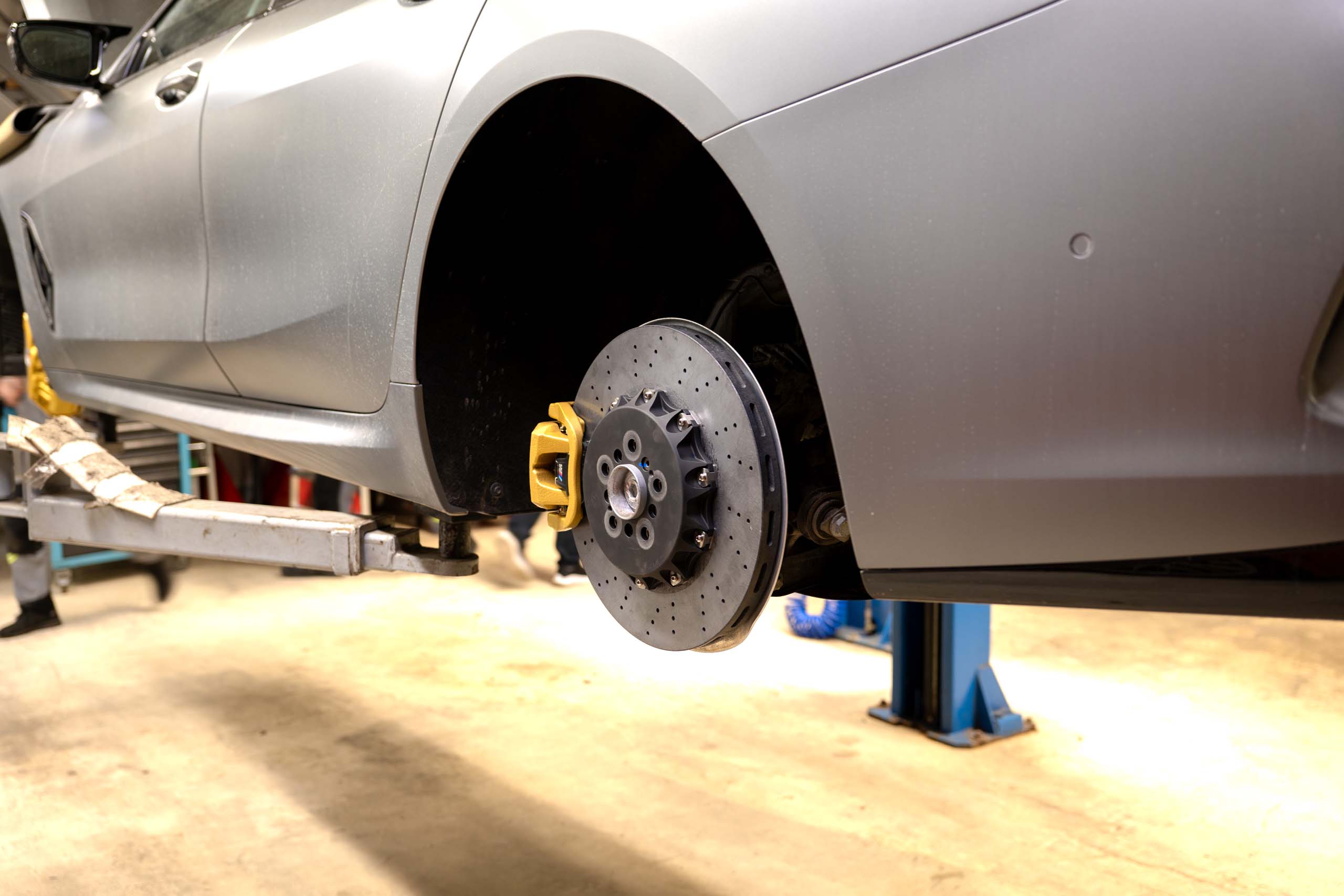 Carbon ceramic brake system for BMW M850i. Pic 6