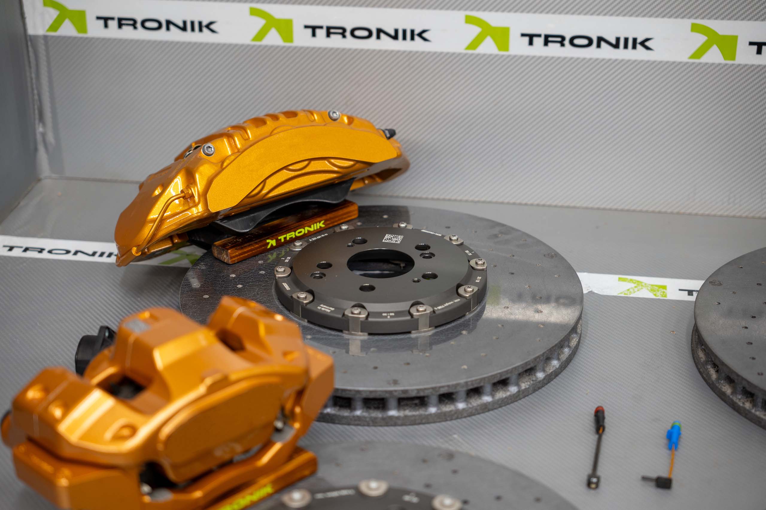 Carbon ceramic brake system kit for MB W232. Pic 3