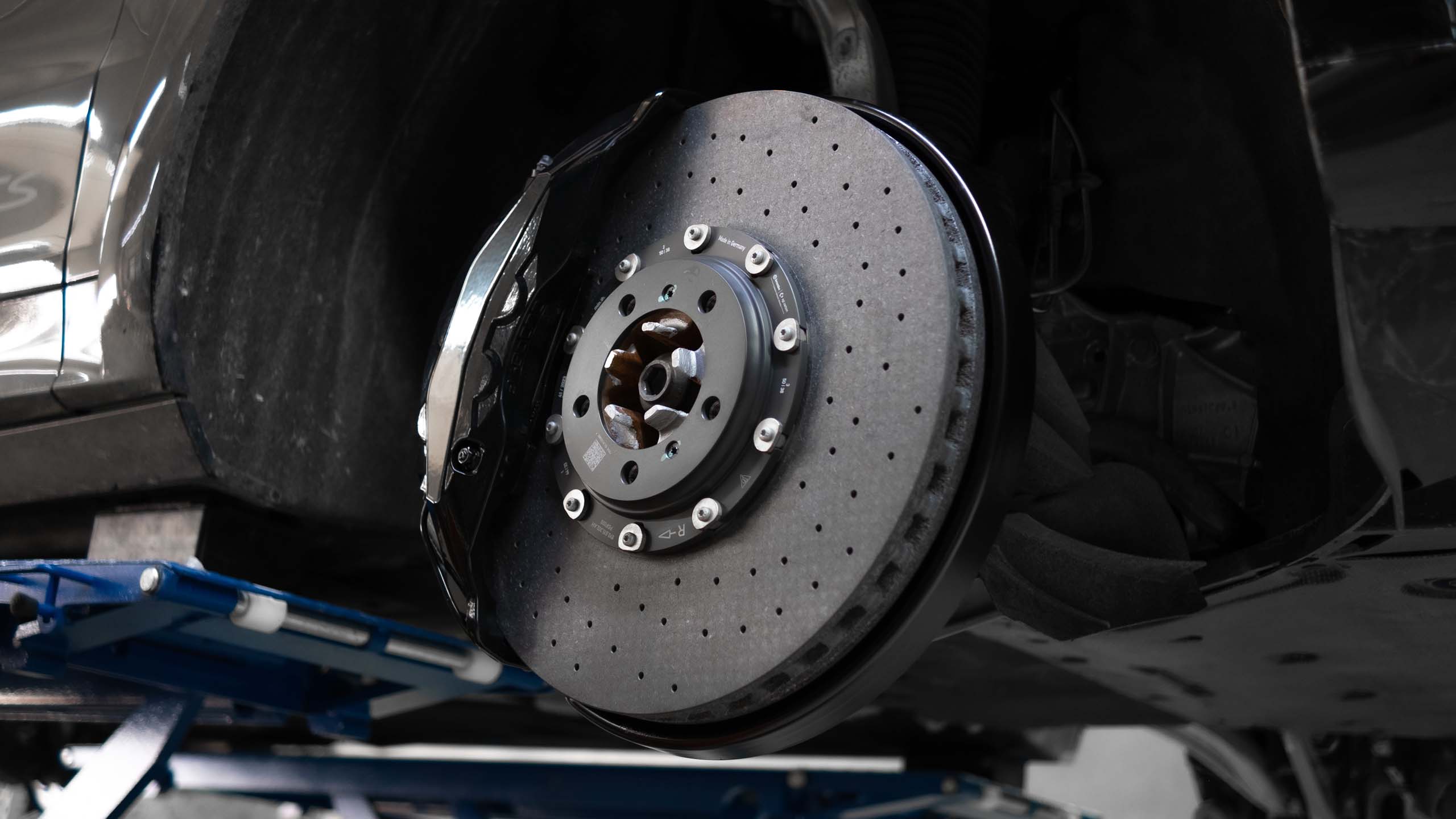 Carbon ceramic brake system for Porsche Cayenne. Pic 13