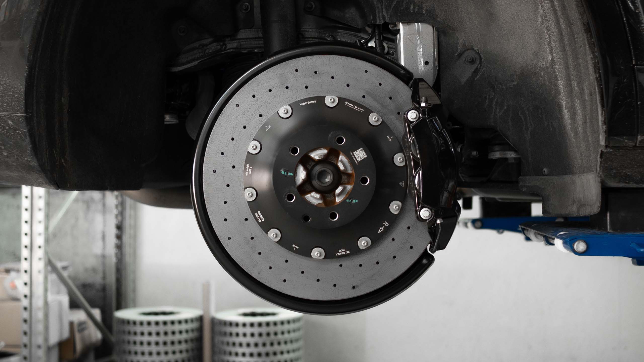 Carbon ceramic brake system for Porsche Cayenne. Pic 9