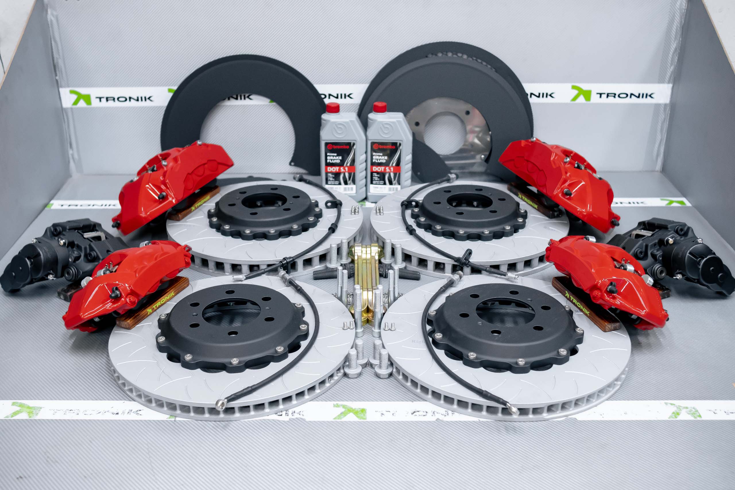 Brake system kit for Lexus LX600. Pic 1