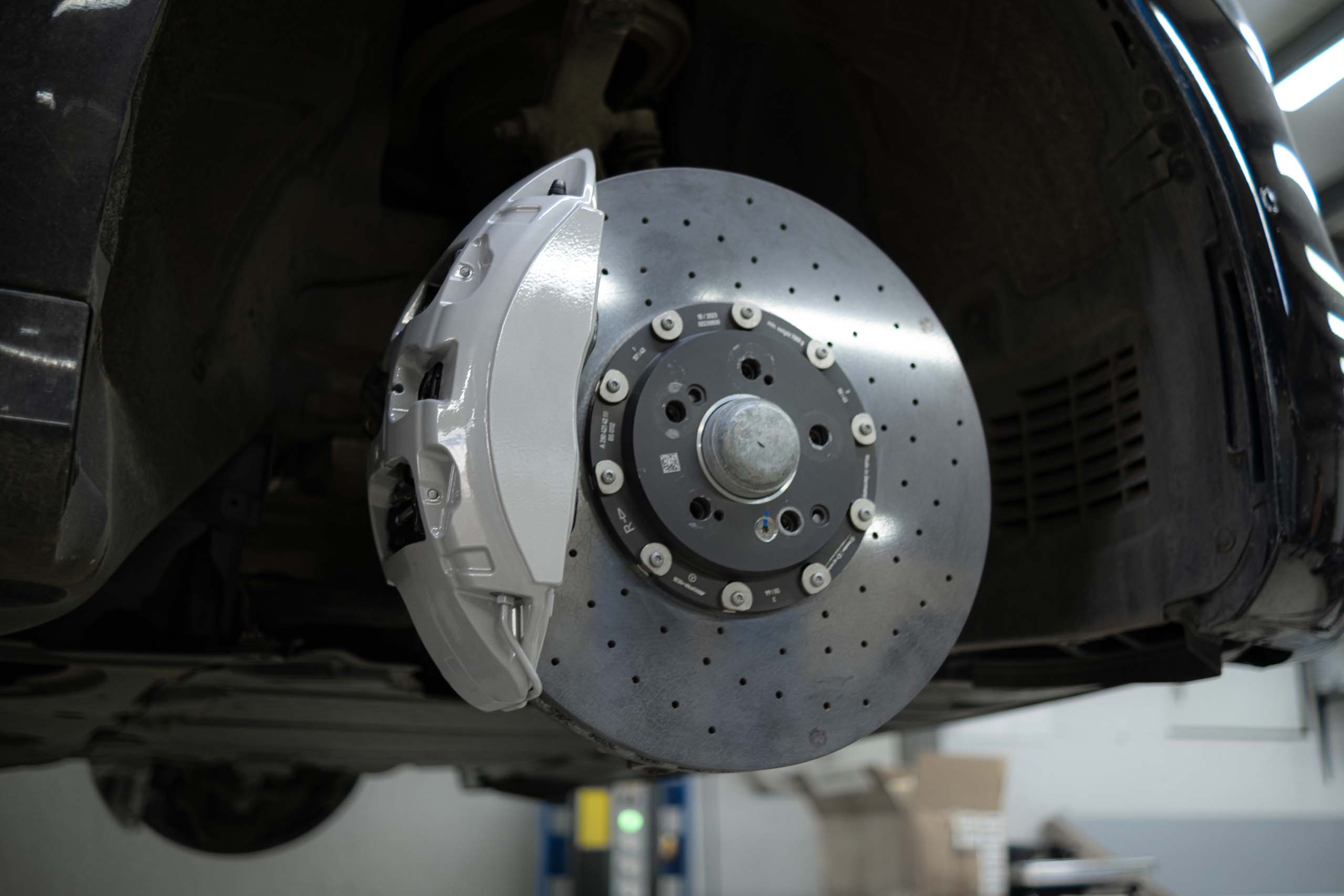 Carbon ceramic brake system for Mercedes-Benz W223. Pic 6