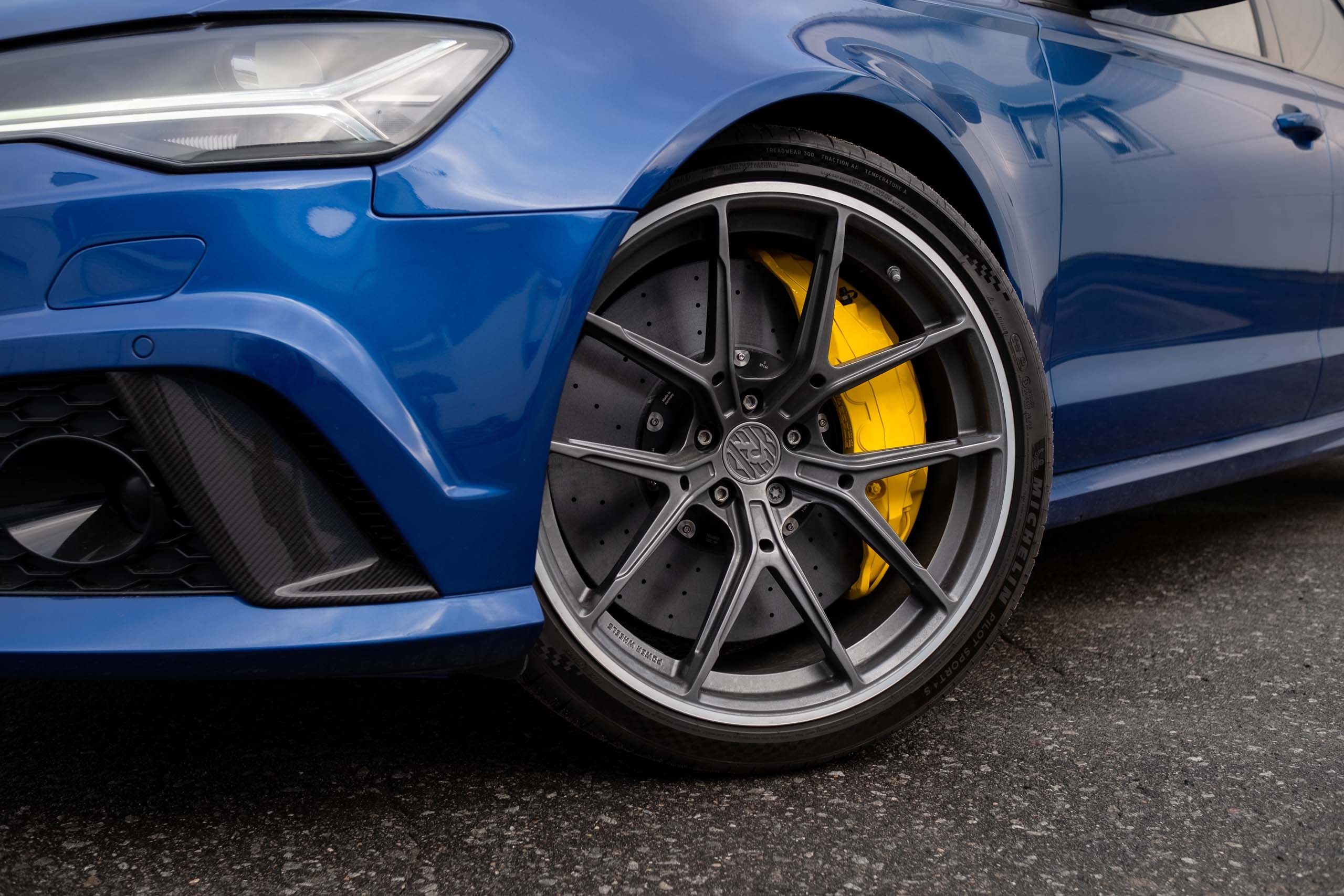 Carbon-ceramic brake system for Audi RS6. Pic 6
