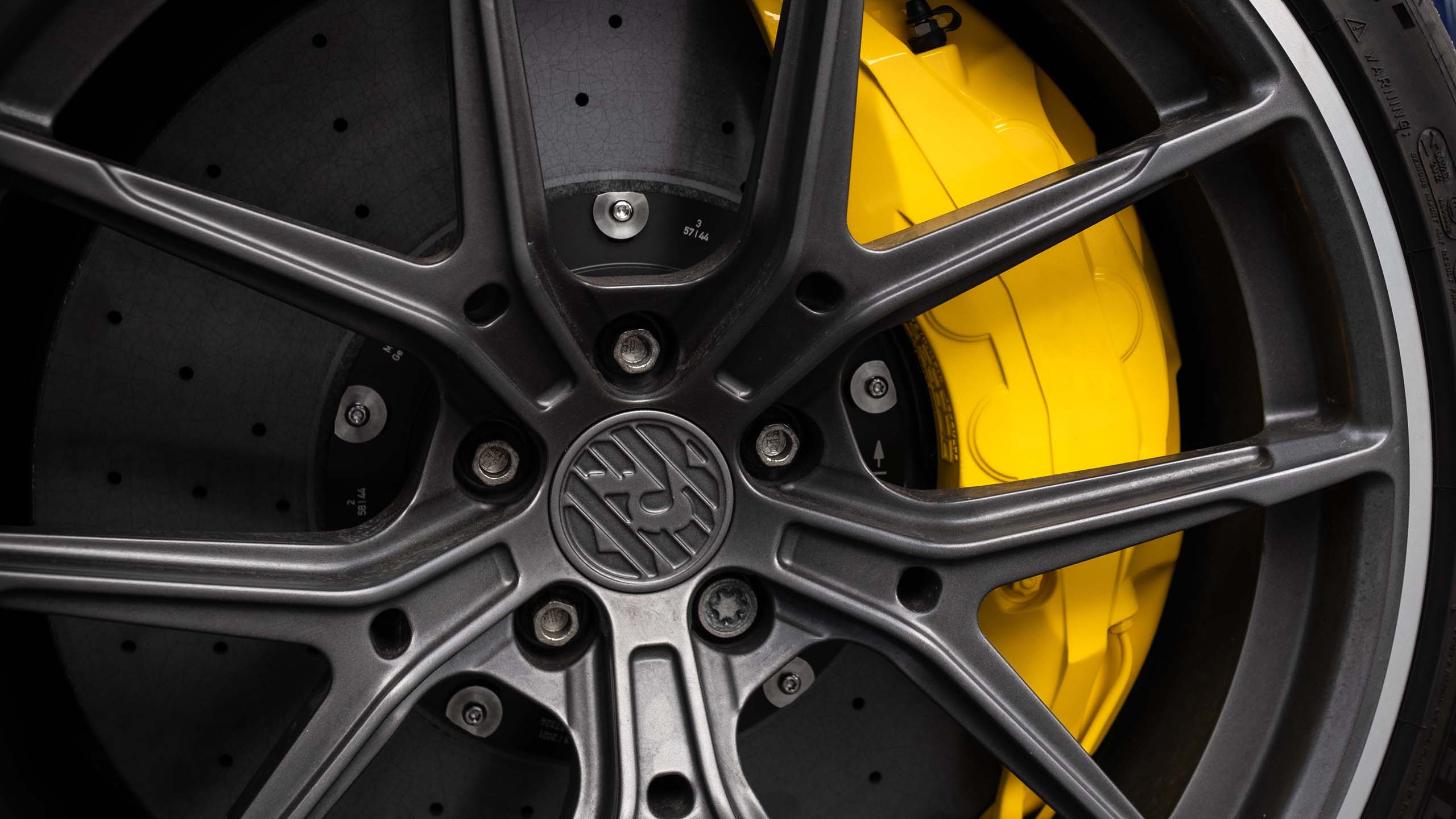 Carbon-ceramic brake system for Audi RS6. Pic 7