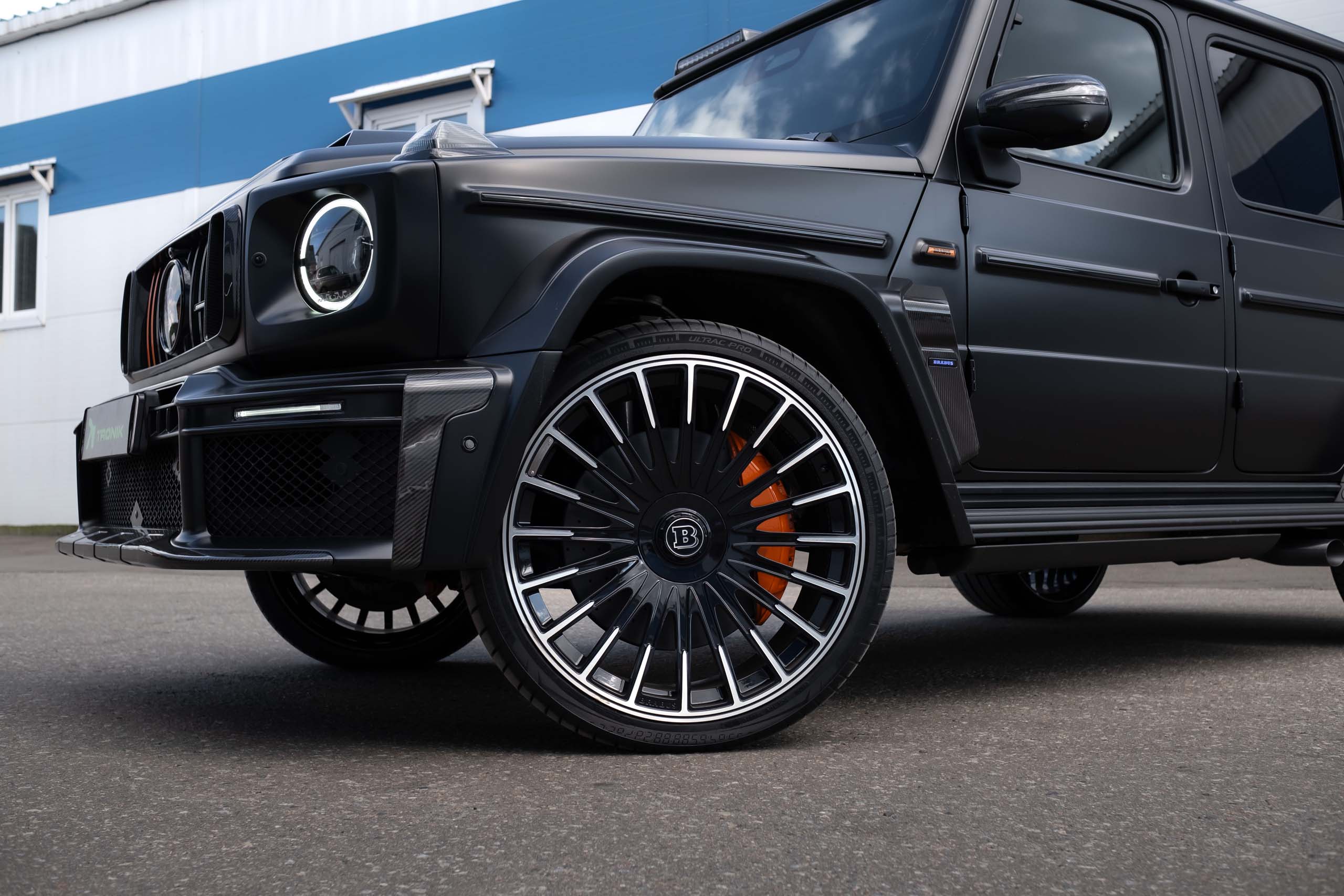Carbon-ceramic brake system for Mercedes-Benz G class. Pic 10
