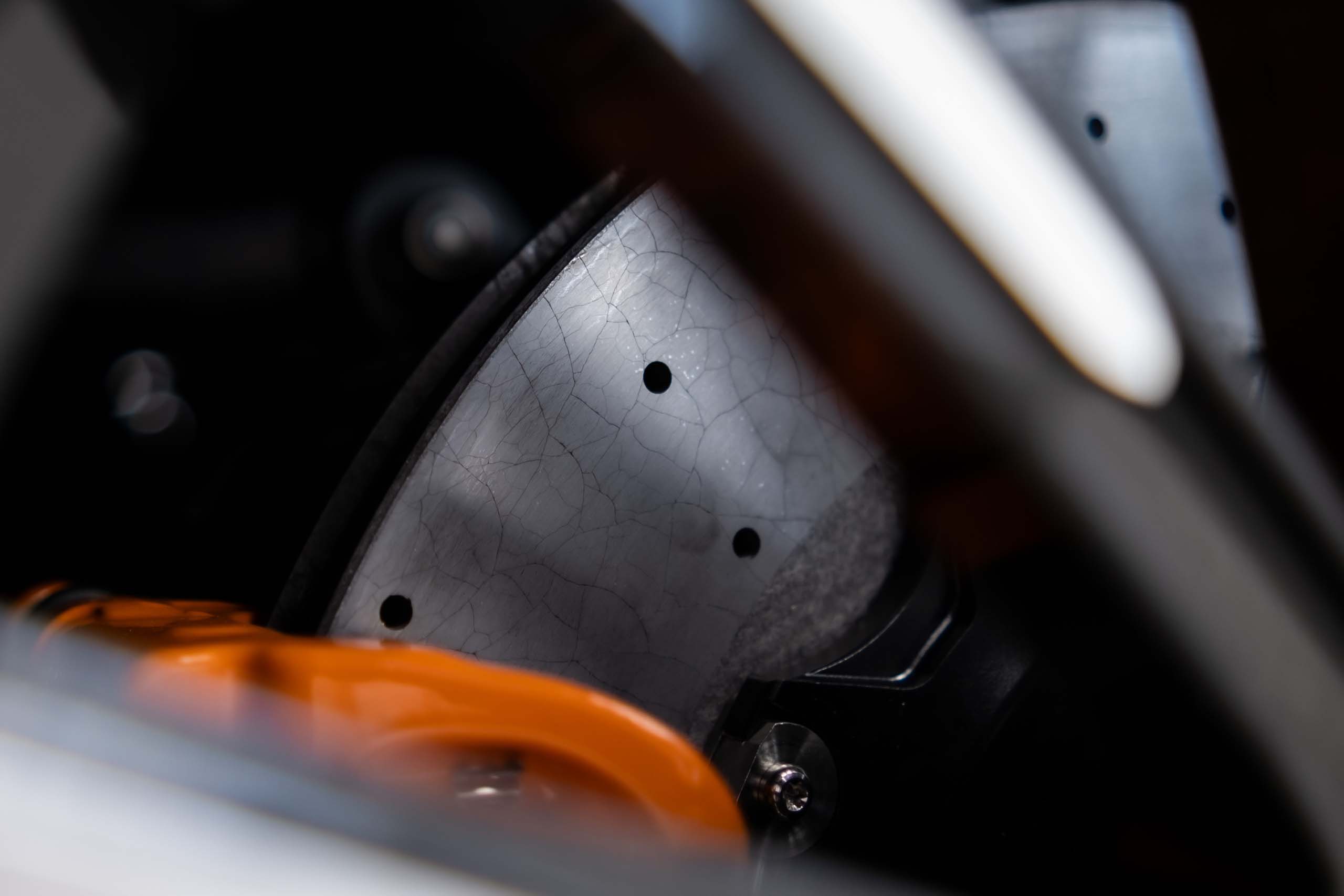 Carbon-ceramic brake system for Mercedes-Benz G class. Pic 13
