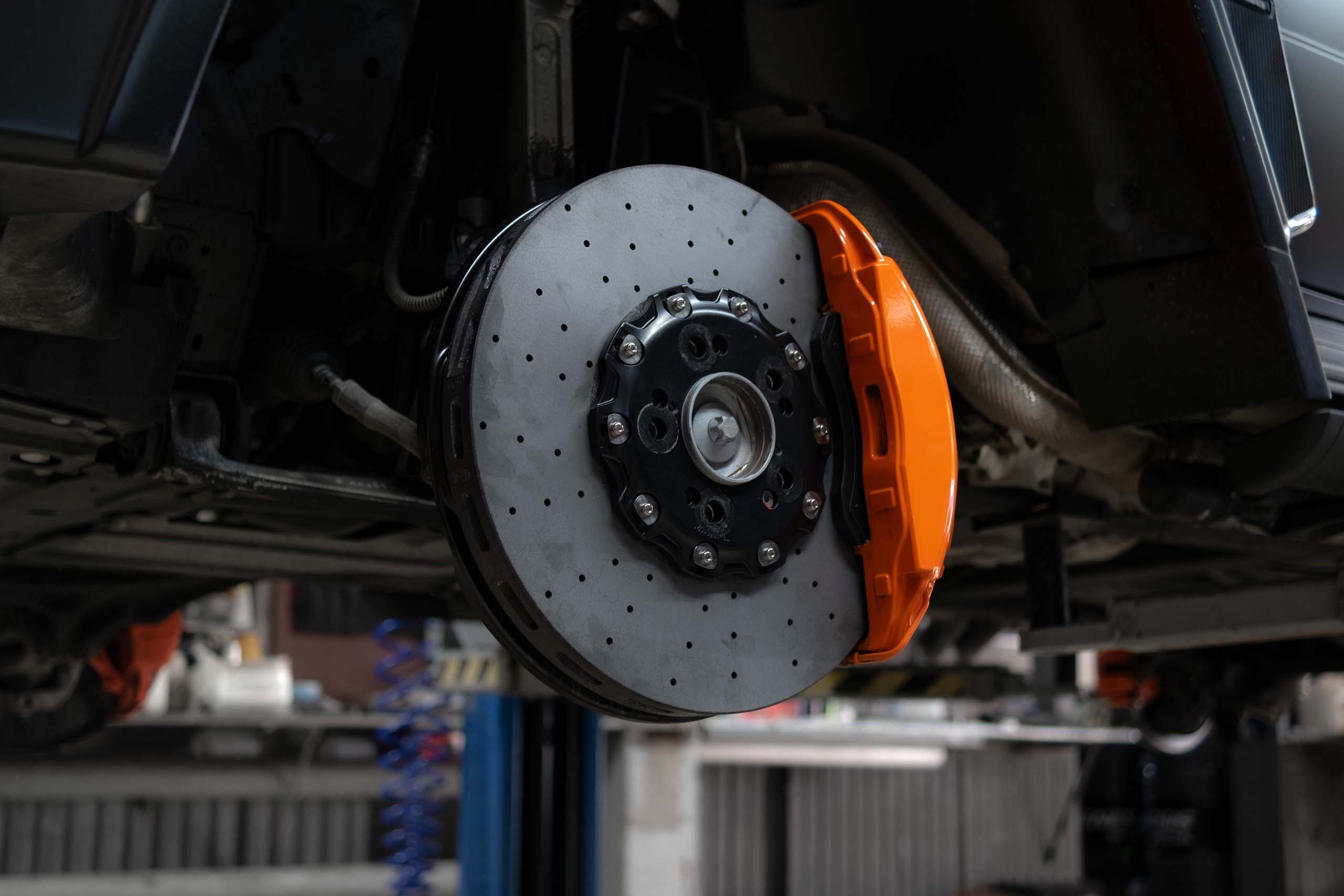 Carbon-ceramic brake system for Mercedes-Benz G class. Pic 2