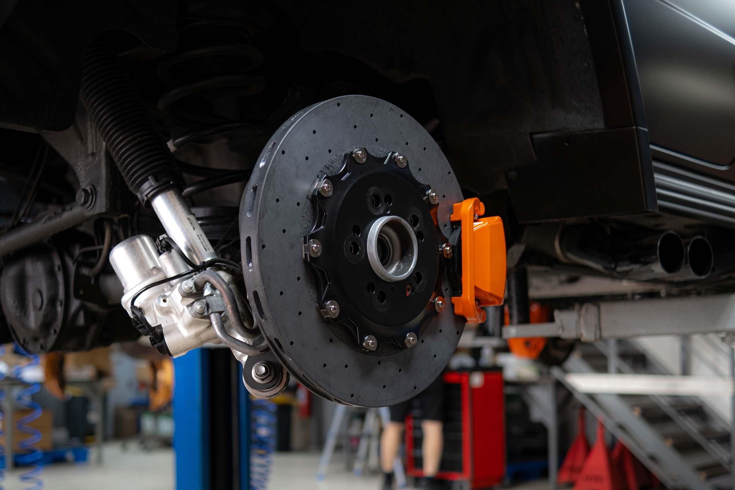 Carbon-ceramic brake system for Mercedes-Benz G class. Pic 5