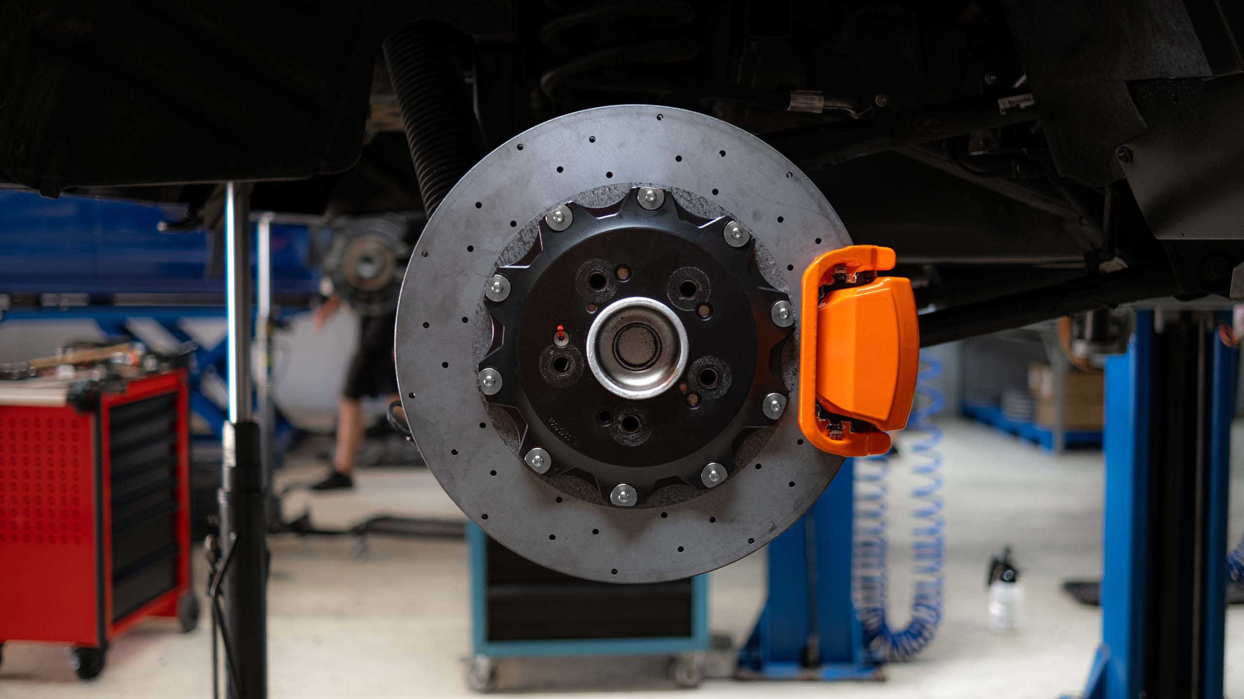Carbon-ceramic brake system for Mercedes-Benz G class. Pic 8