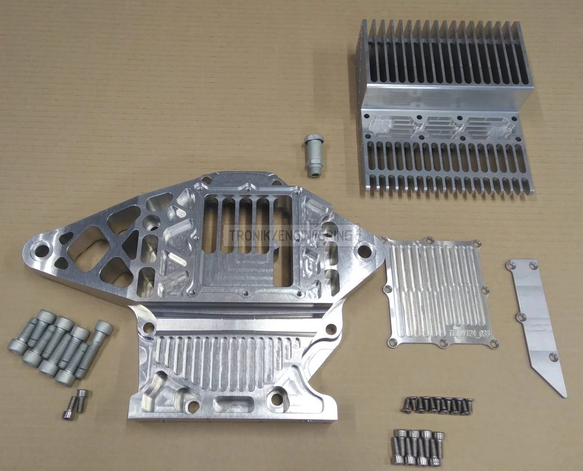 full set of parst to install reducer lid & cooling radiator for Quaife diff lock on Mercedes Benz W124 E60 AMG pic1