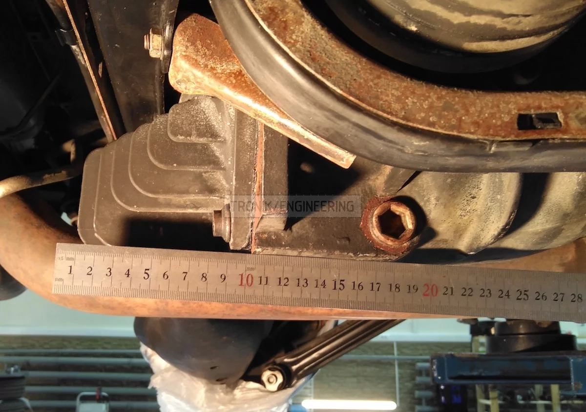 measuring reducer lid dimentions Mercedes Benz W124 E60 AMG Pic4