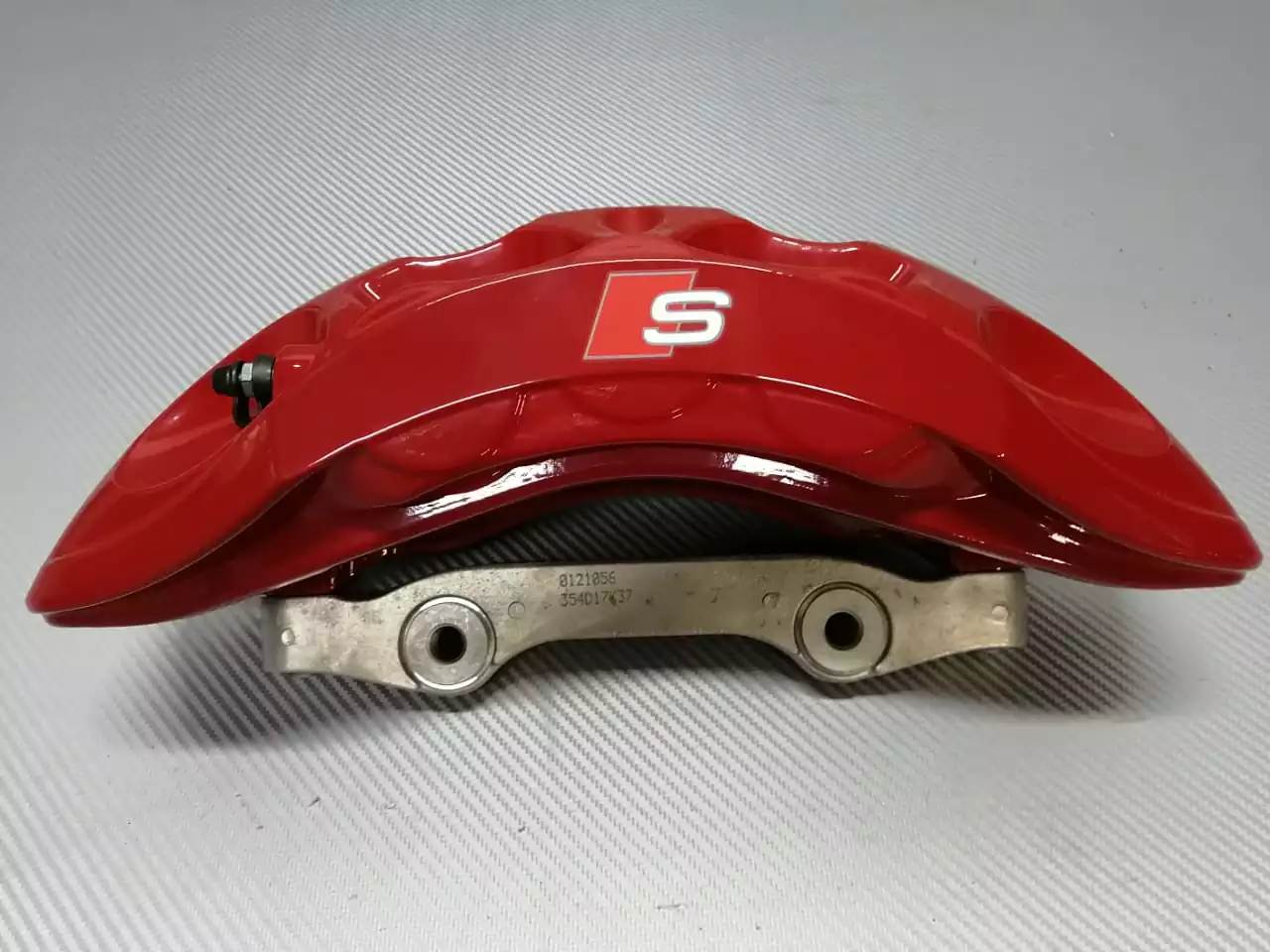 4N0 615 107 AG - Audi Q7 red front caliper. pic - 1