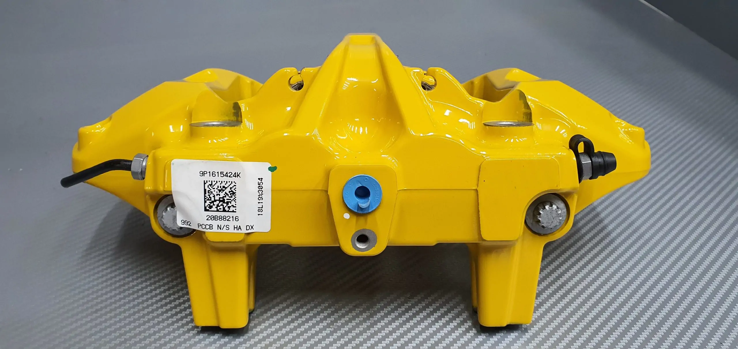 Right rear Porsche 911 Carrera caliper 9P1615424k. pic 5