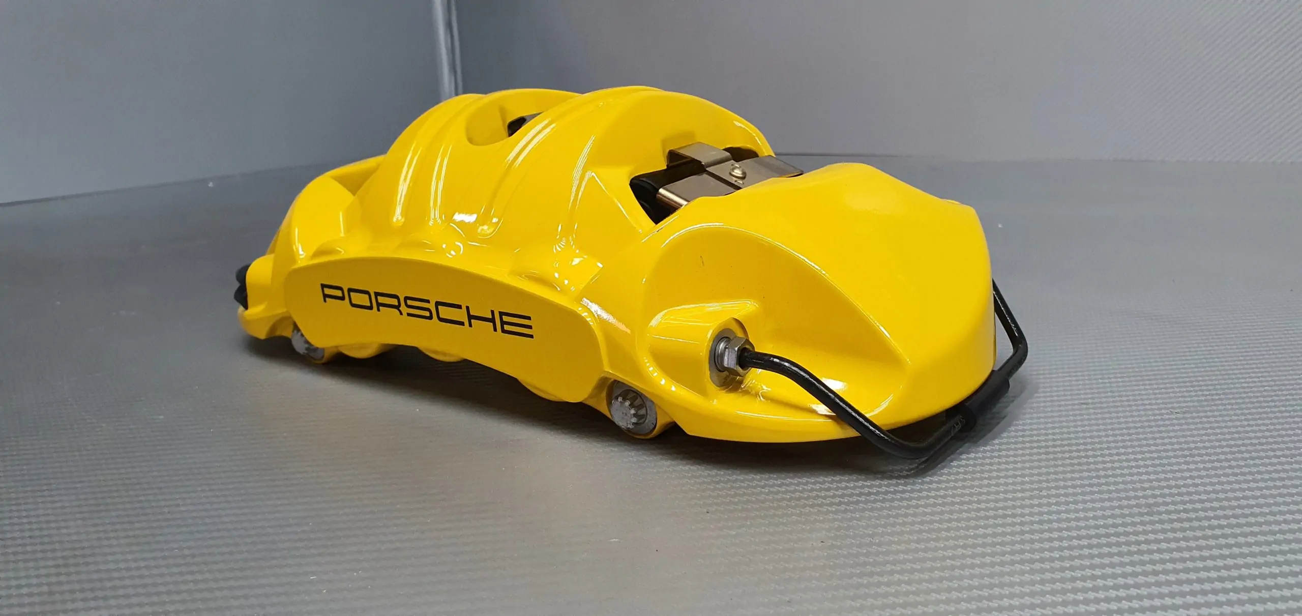 Front Porsche 911 Carrera caliper 9p1615123k. pic 2