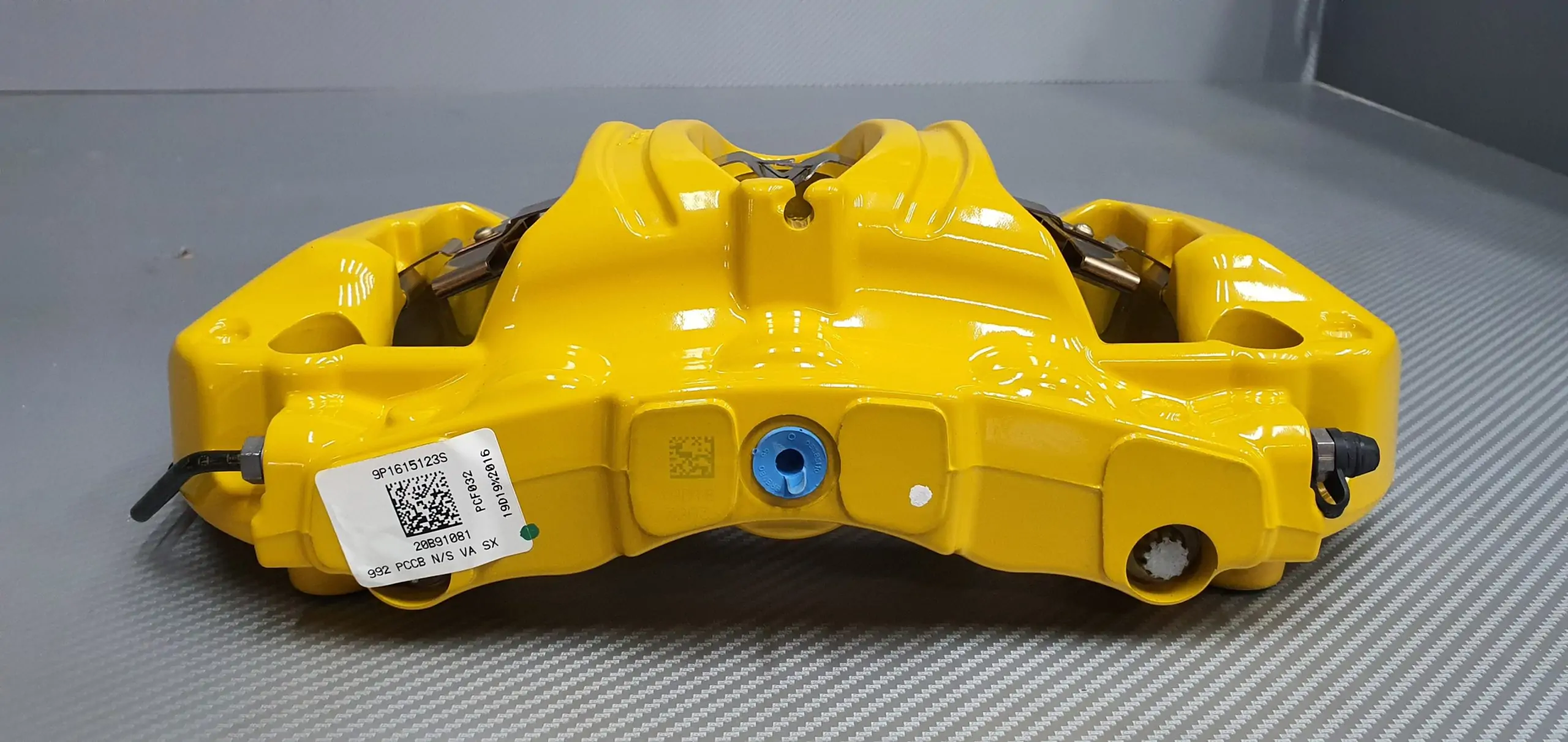 Front Porsche 911 Carrera caliper 9p1615123k. pic 5
